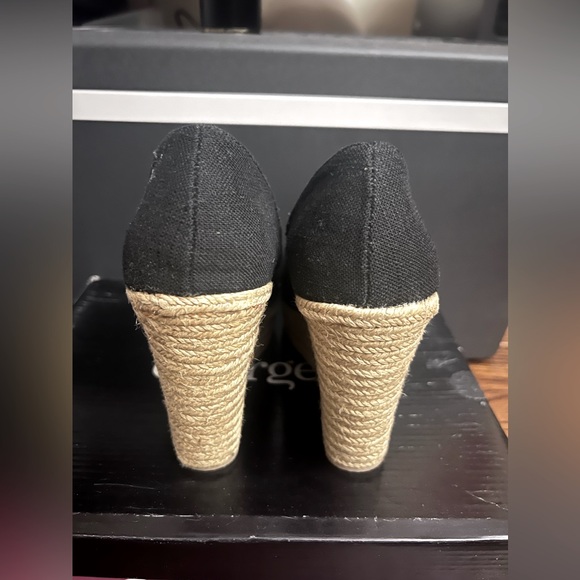 Classic Wedge Shoes for Women - Picture 3 of 4